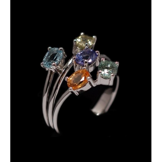 Bague en Or blanc et pierre fine