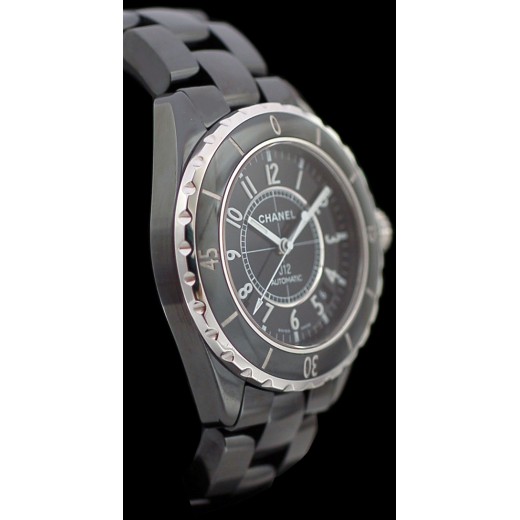 Montre Chanel J12 noire 38 mm
