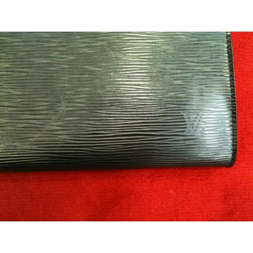 Pochette Accessoires Louis Vuitton en cuir épi noir