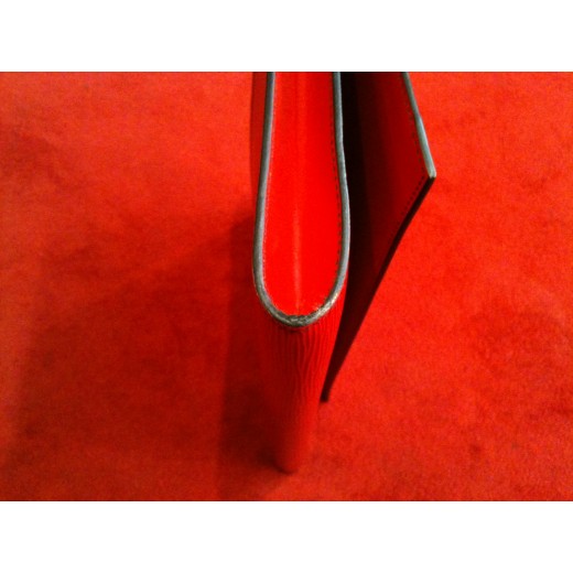 Porte document Louis Vuitton en cuir épi rouge
