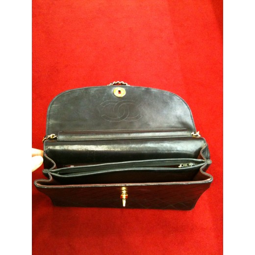 Sac Chanel Classique à rabat noir