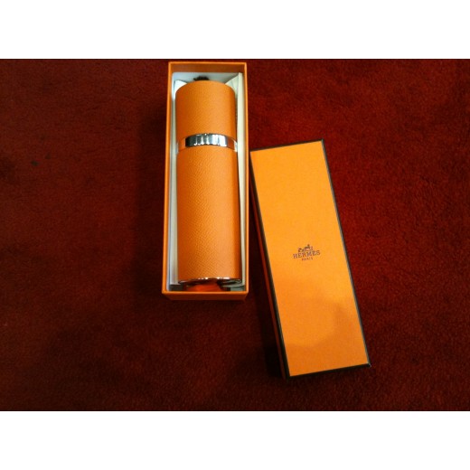 Etui pour vaporisateur Hermès en veau Epsom orange