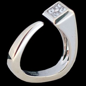 Bague Hermes Clou de forge en or et diamants