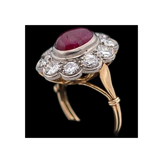 Bague ancienne pompadour en or, platine, rubis et diamants