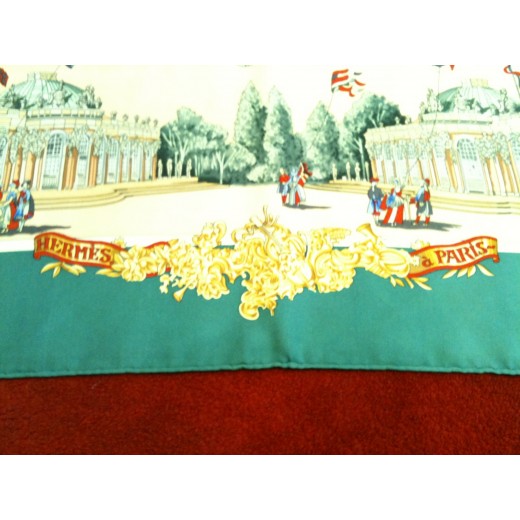 Carré Hermès Sanssoucy en soie