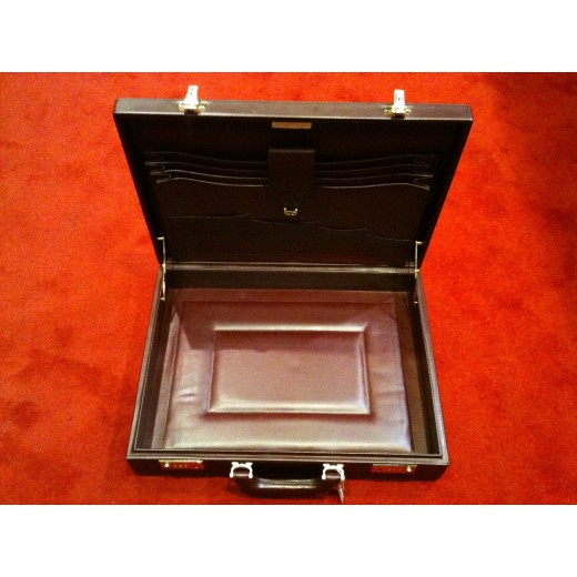 Porte document Must de Cartier en cuir bordeaux