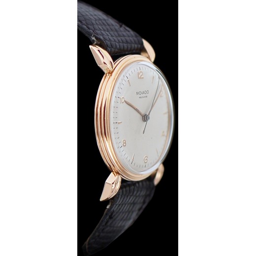 Montre Movado mécanique en or