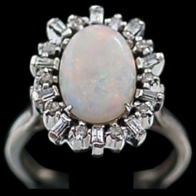 Bague moderne en argent, opale et diamants