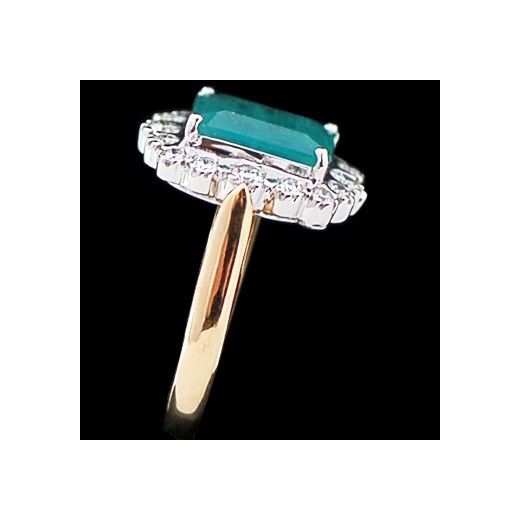 Bague moderne style marguerite en or, émeraude et diamants