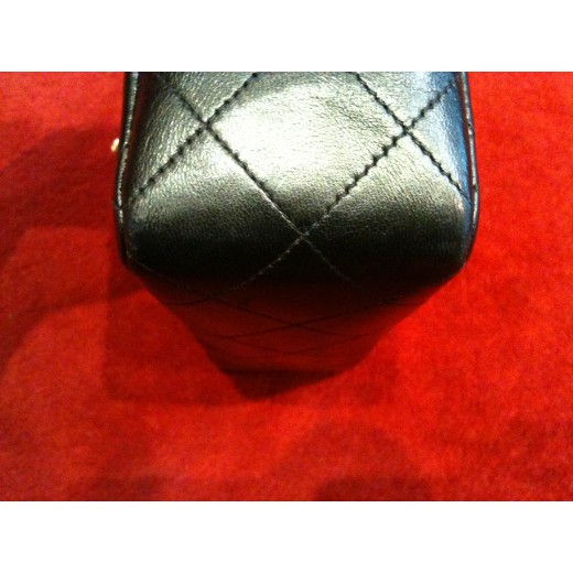 Sac Chanel Classique PM en cuir noir