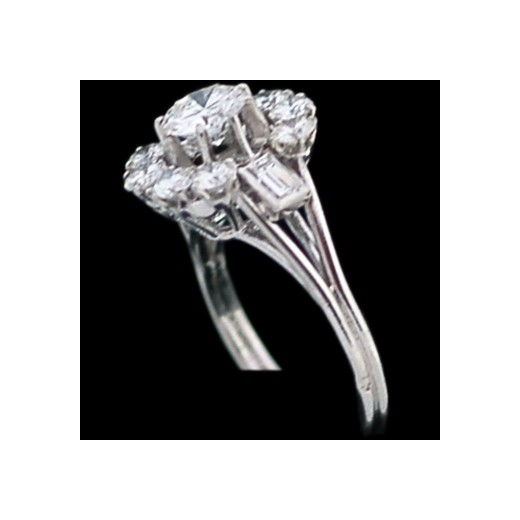 Bague marguerite en platine et diamants