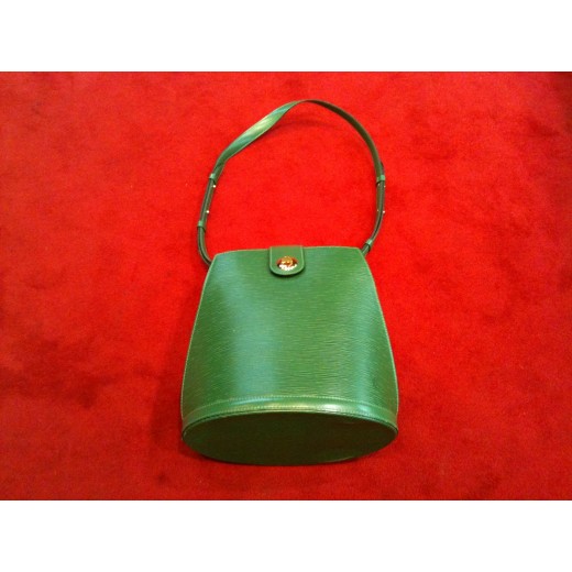 Sac Louis Vuitton  en cuir épi vert