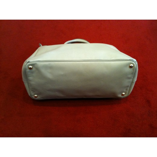 Sac Prada en cuir beige Porté main