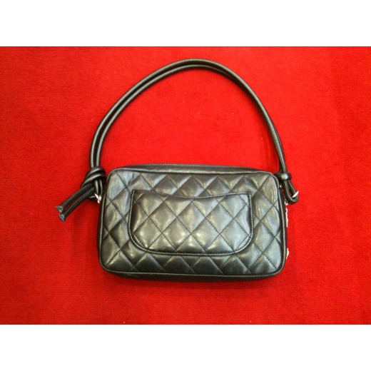 Pochette Chanel Cambon en cuir noir