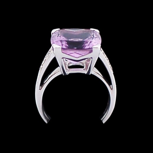 Bague Mauboussin Gueule d'Amour en or, améthyste et diamants