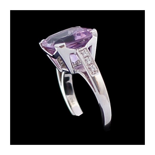 Bague Mauboussin Gueule d'Amour en or, améthyste et diamants