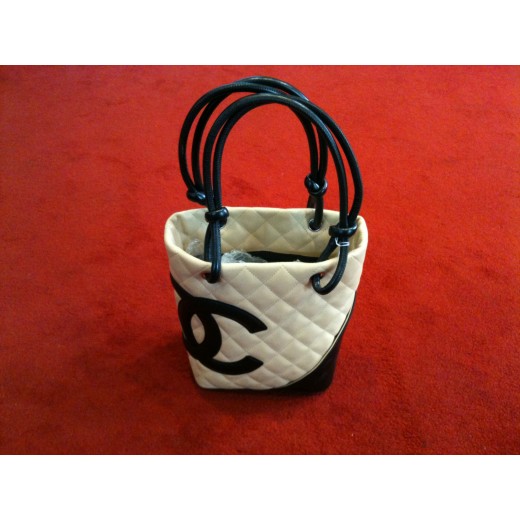 Sac Chanel Shopping Cambon en cuir matelassé 