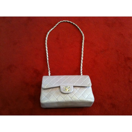 Sac Chanel 2.55 en veau matelassé rose