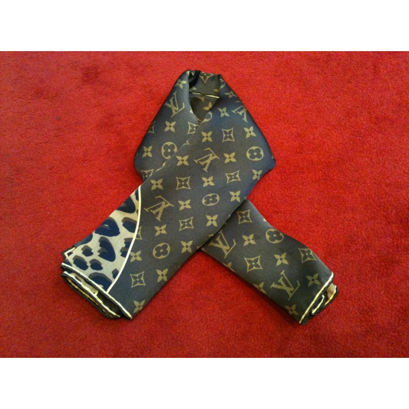 Echarpe Louis Vuitton Monogram et Léopard en soie