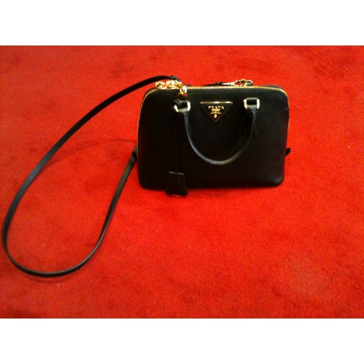 Sac Prada en cuir noir Porté main