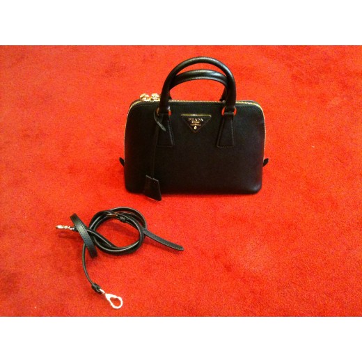 Sac Prada en cuir noir Porté main