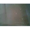 Foulard Louis Vuitton Monogram en soie.