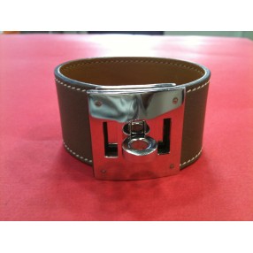 Bracelet Hermès Kelly Dog tour en cuir taupe