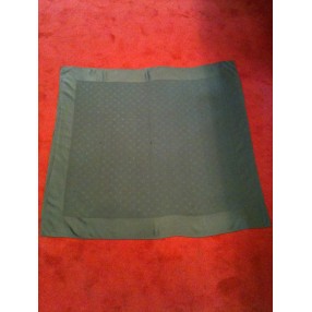 Foulard Louis Vuitton Monaco marron en soie.