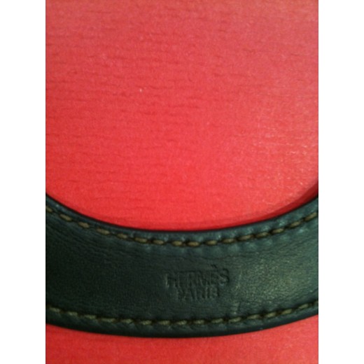 Pendentif Hermès en cuir brun