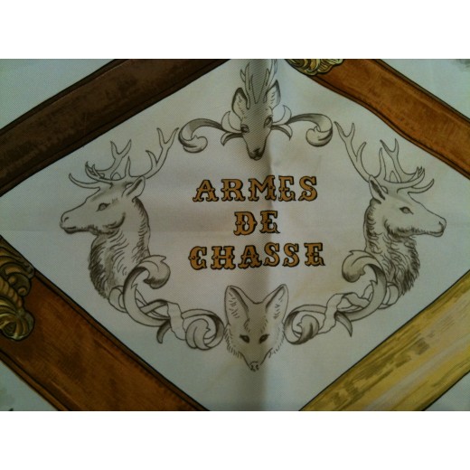 Carré Hermès Armes de Chasse en soie