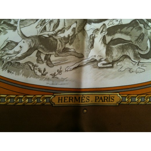 Carré Hermès Armes de Chasse en soie