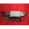 Pochette Louis Vuitton Géronimos en toile damier