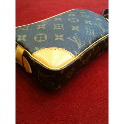 Pochette Louis Vuitton Marly dragonne en toile monogram