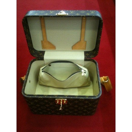 Vanity Louis Vuitton en toile monogram