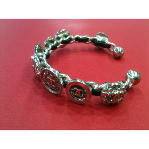 Bracelet Chanel en acier et cuir