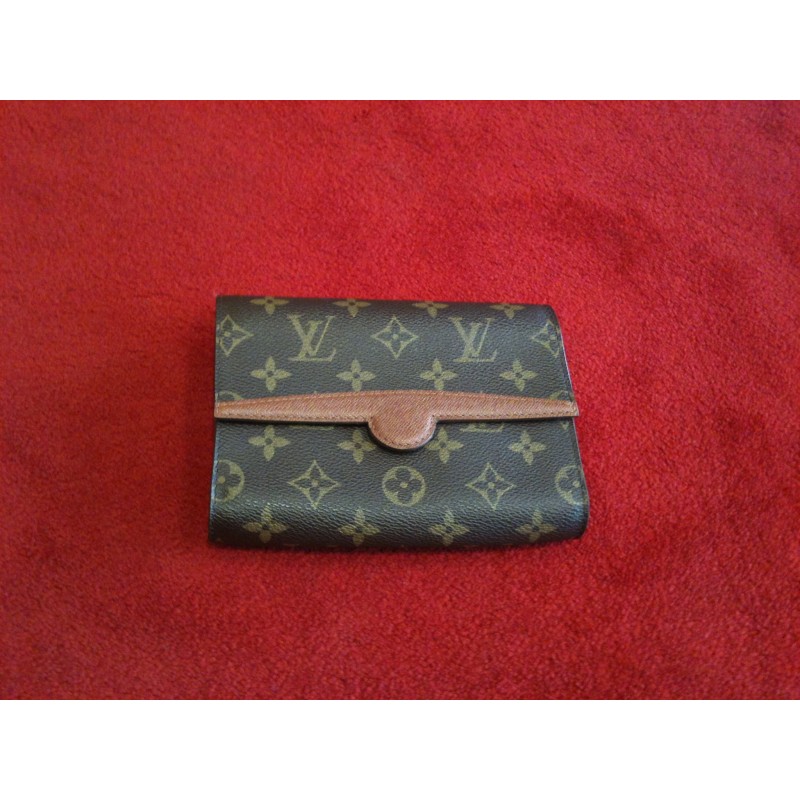 Louis Vuitton Monogram Ceinture Pochette Solo (SHG-jCo4x9) – LuxeDH