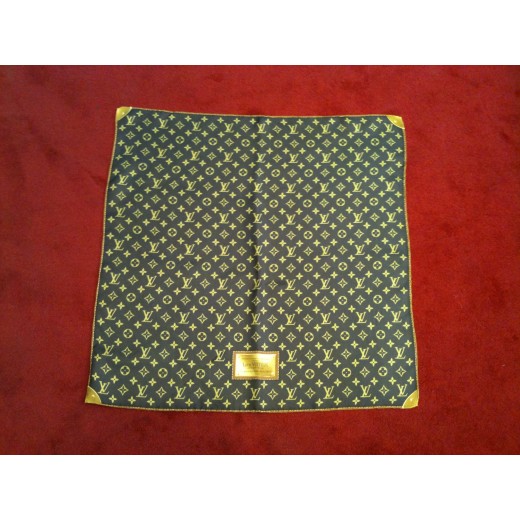 Foulard Louis Vuitton Monogram en soie