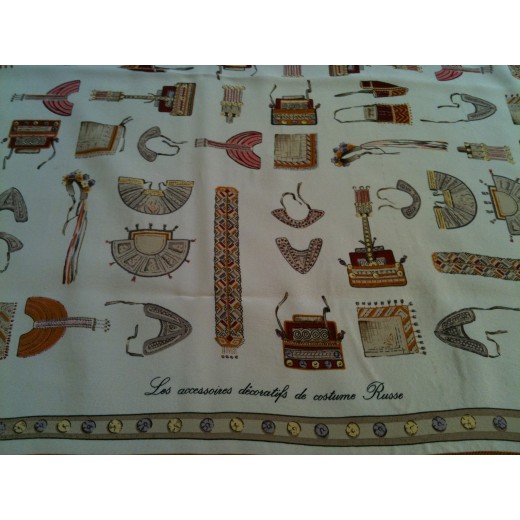 Foulard Céline Les accessoires décoratifs de costume Russe ﻿en soie