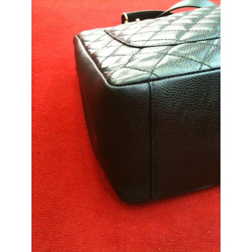 Sac Chanel Grand Shopping en cuir noir