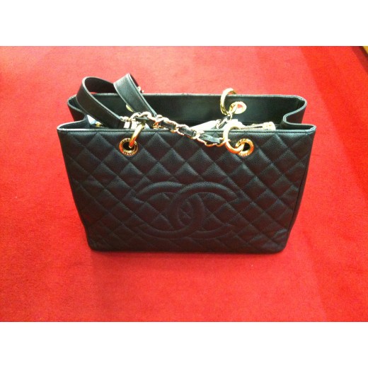 Sac Chanel Grand Shopping en veau grainé matelassé