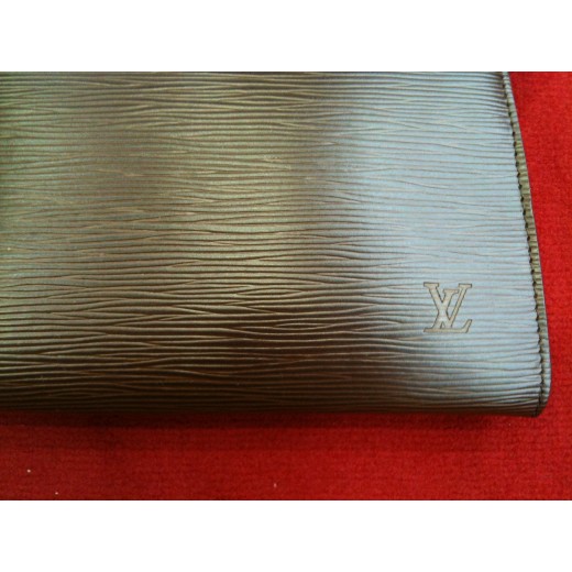 Pochette Louis Vuitton Accessoires en cuir épi chocolat