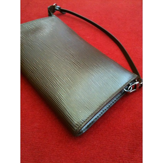 Pochette Louis Vuitton Accessoires en cuir épi chocolat
