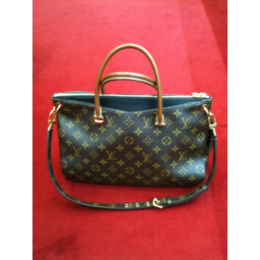 Sac Louis Vuitton Pallas en toile monogram Noir