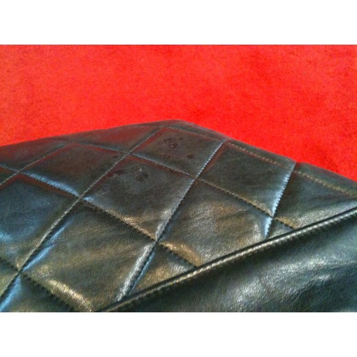 Sac Chanel en cuir matelassé noir