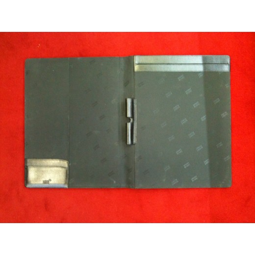 Couverture Cahier Montblanc en cuir noir