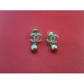 Boucles d'oreilles Chanel CC