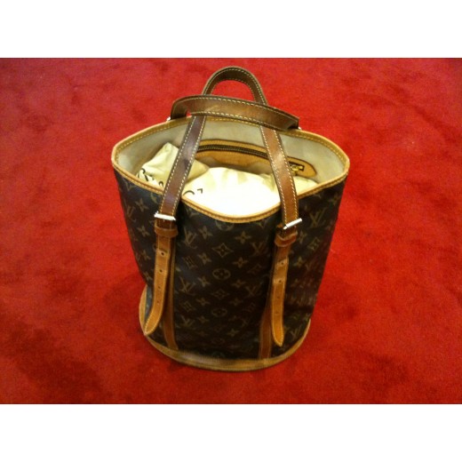 Sac Louis Vuitton Bucket GM en toile monogram