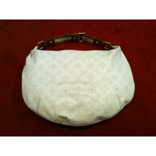 Sac Louis Vuitton Ontha en cuir Mahina beige