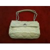 Sac Chanel en cuir matelassé beige