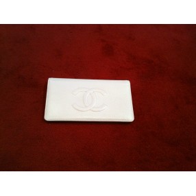 Portefeuille Chanel en cuir grainé rose